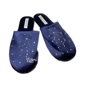 Saks Fifth Avenue Libra Slippers, Navy, Size 7/8, Creased, Good Condition.